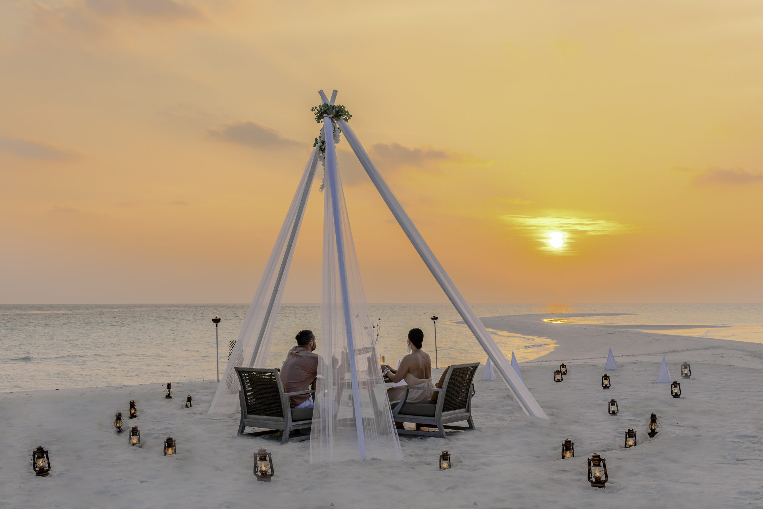Cena privata su sandbank alle Maldive, atollo Baa